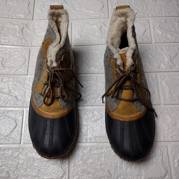 Sorel  Duck Boots Out N About Plus Womens Sz 7.5 Gray Tan Waterproof NL3150-052 - Picture 1 of 9